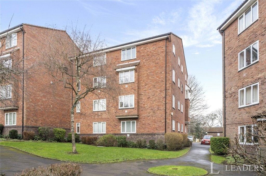 1 bedroom apartment for sale in St. Leonards Park, East Grinstead, West