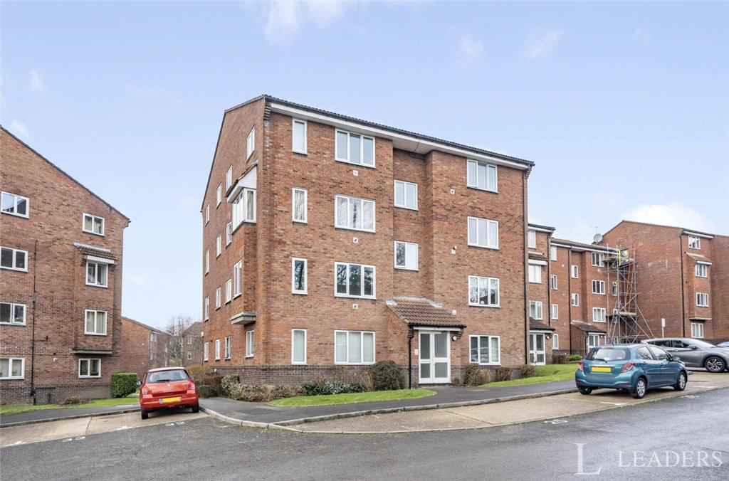 1 bedroom apartment for sale in St. Leonards Park, East Grinstead, West