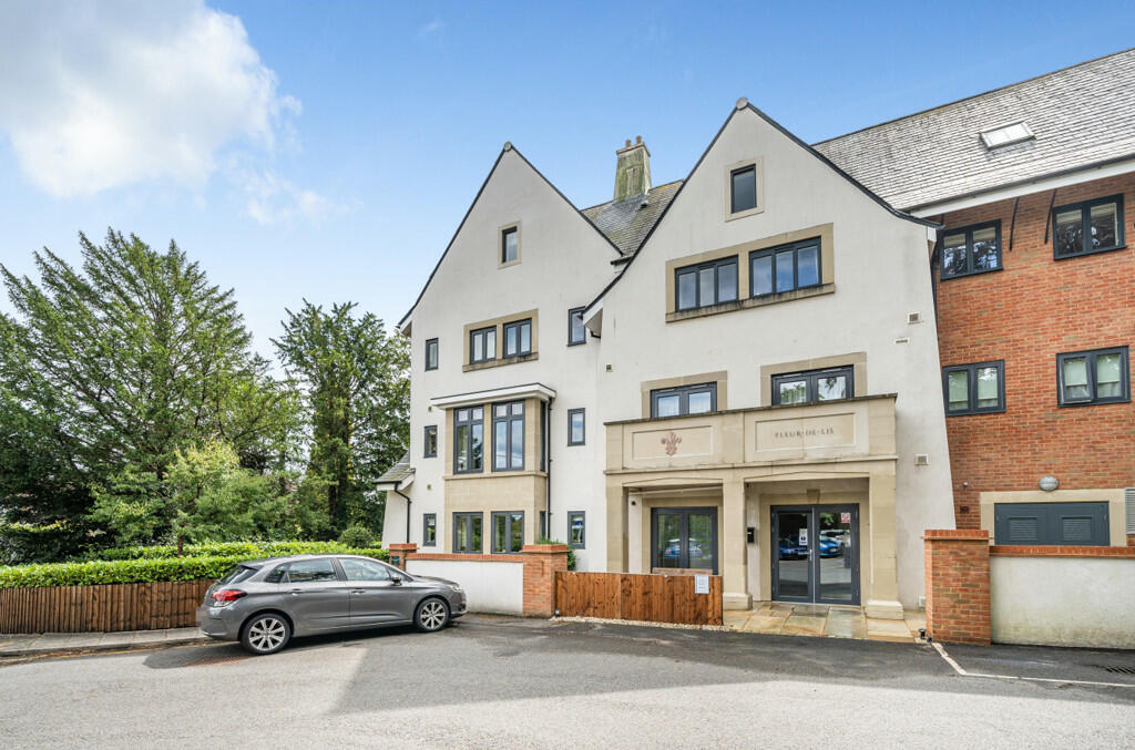 1 bedroom apartment for sale in Bolnore Road, Haywards Heath, West