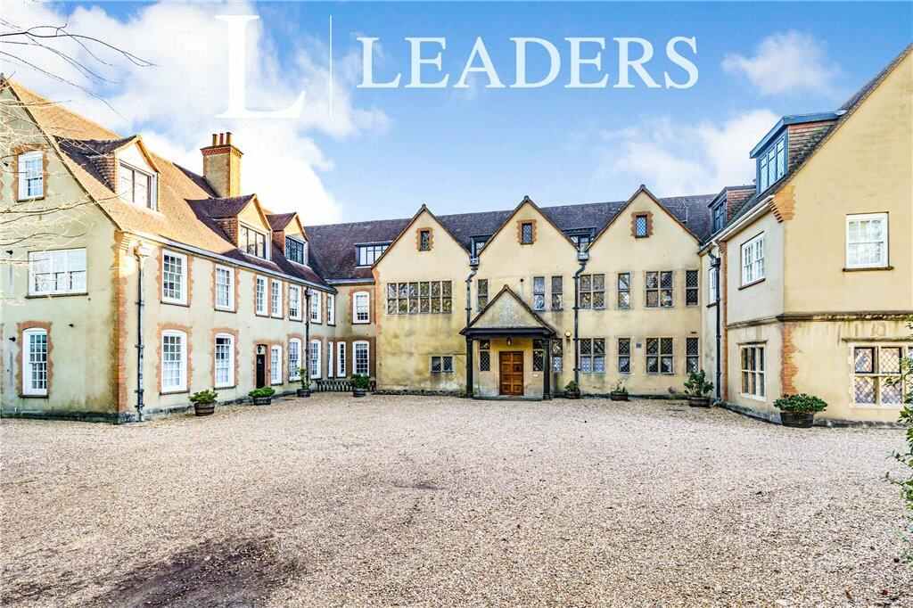 2 bedroom apartment for sale in Goodwyns Place, Dorking, Surrey, RH4