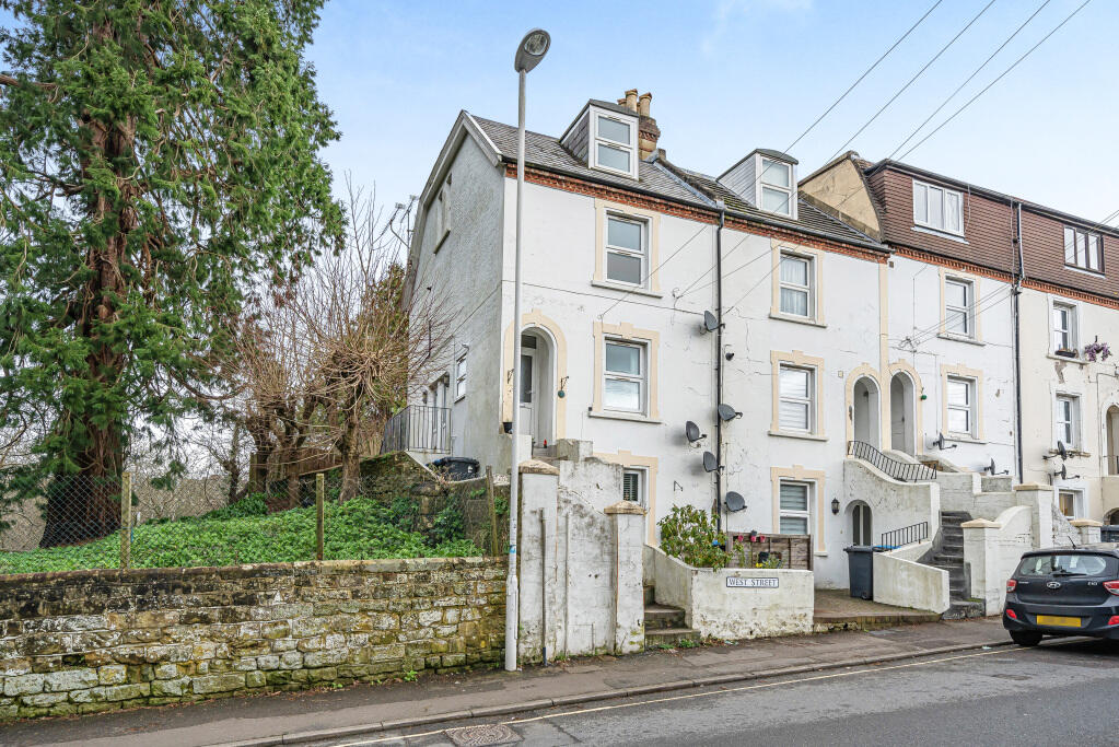 2 bedroom duplex for sale in West Street, East Grinstead, West Sussex, RH19