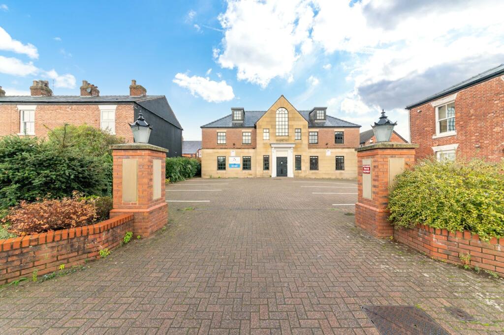 Main image of property: Windsor House, 6 Windsor Way, Knutsford, WA16 6JB