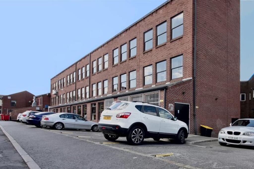 Main image of property: North Lane House, Headingley, Leeds, LS6 3HG