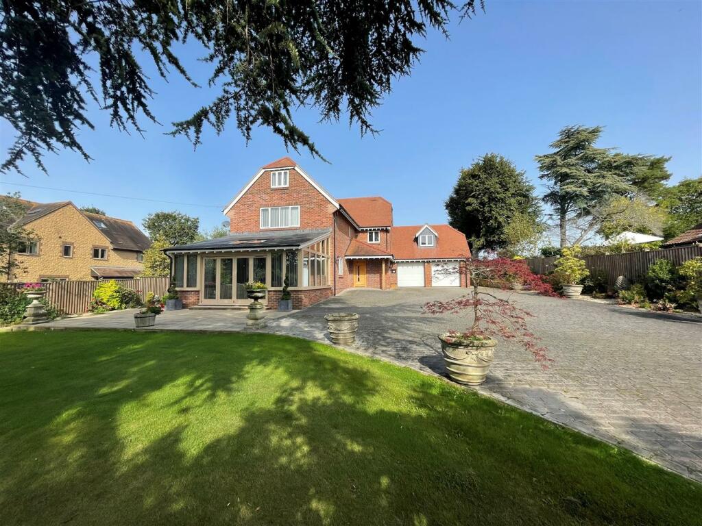 5-bedroom-detached-house-for-sale-in-bradford-road-sherborne-dt9