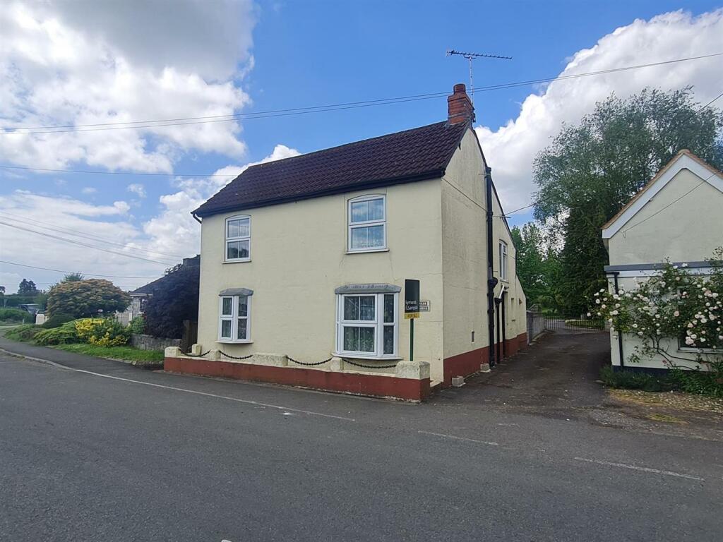 3 bedroom detached house for sale in Kings Stag, Sturminster Newton, DT10