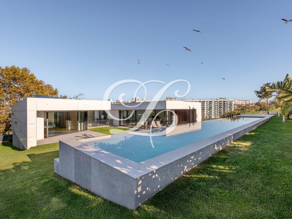 Main image of property: Lisbon, Lisbon