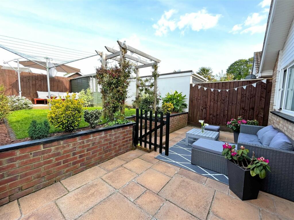 2 bedroom detached bungalow for sale in Lidford Tor Avenue, Paignton, TQ4