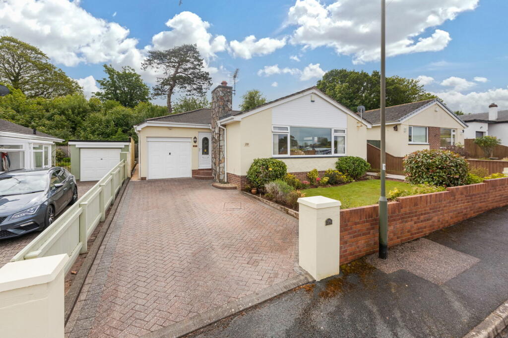 4 bedroom detached bungalow for sale in Greenway Park, Galmpton