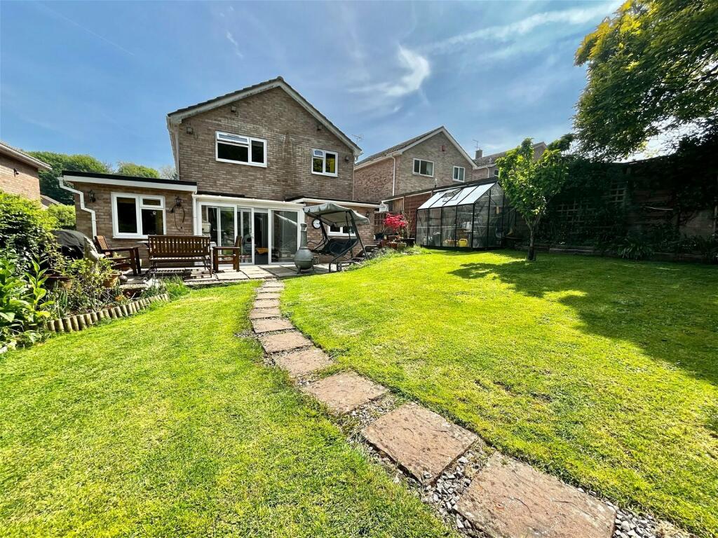 4 bedroom detached house for sale in Lancaster Drive, Paignton, TQ4