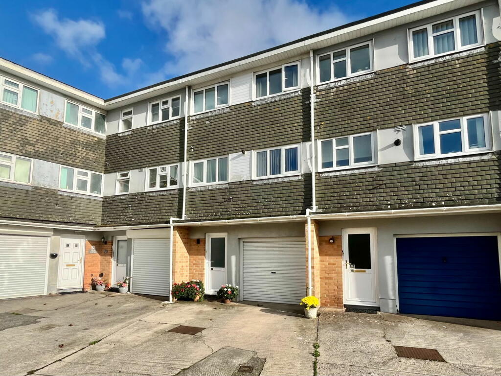 3 bedroom town house for sale in Broadsands Court, Paignton, TQ4