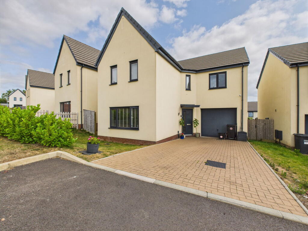 Main image of property: Castle park court, paignton, TQ4 7GL