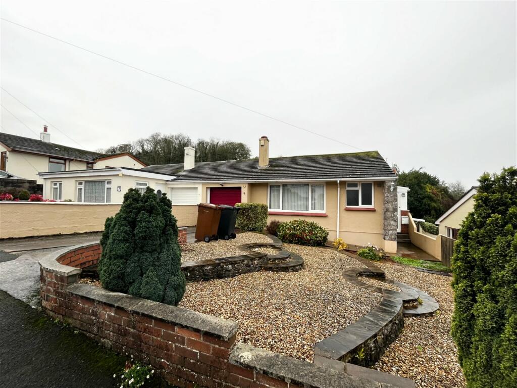 2 bedroom semidetached bungalow for sale in Millmans Road, Marldon