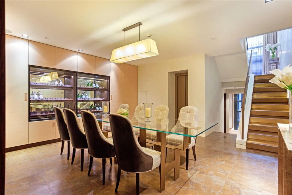 4 bedroom terraced house for rent in Pond Place, SW3
