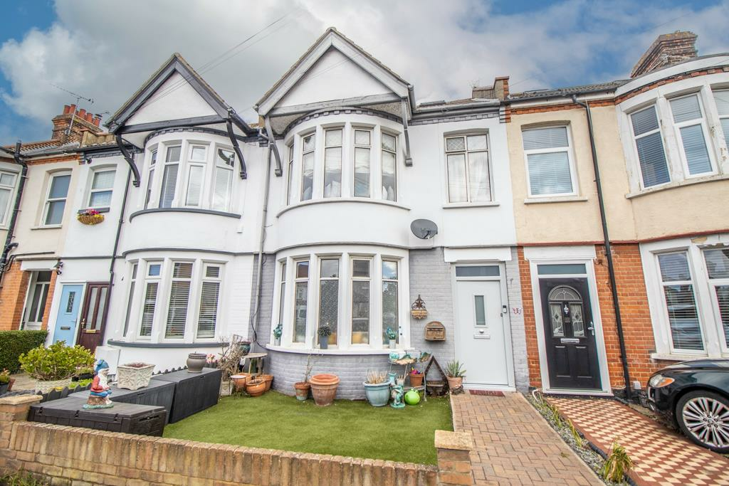 4 bedroom terraced house for sale in Branksome Road, SouthendonSea, SS2