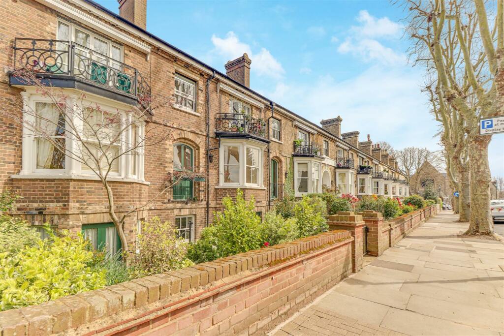 Main image of property: Cambridge Road, Southend-on-Sea