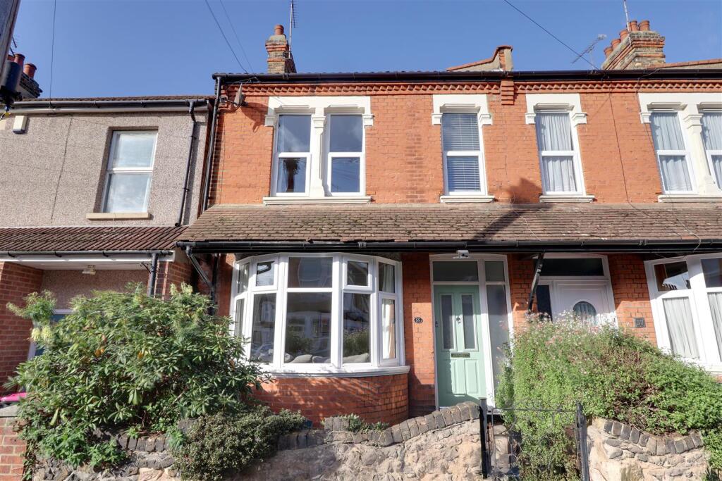 Main image of property: * STAR BUY * Oban Road, Southend-on-Sea