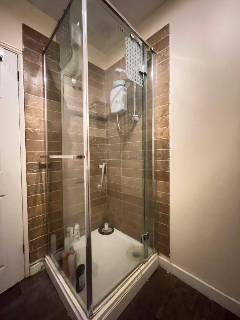 4 bedroom chalet for sale in Atherstone Road, Canvey Island, SS8