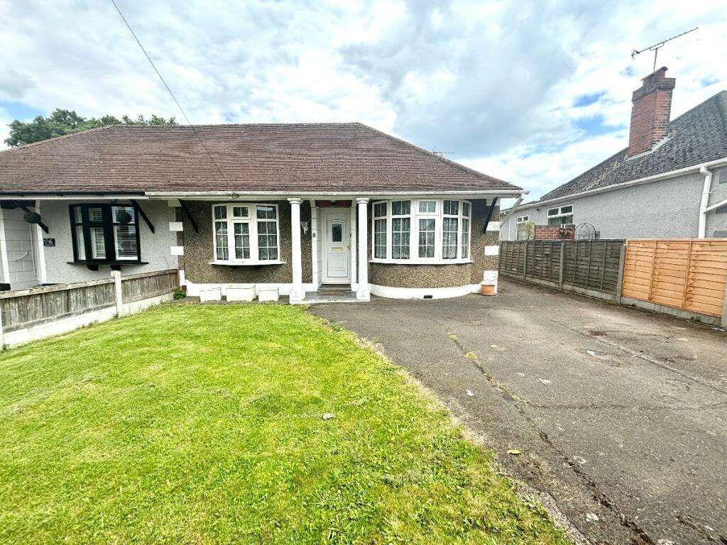 2 bedroom bungalow for sale in Southwold Crescent, Benfleet, SS7