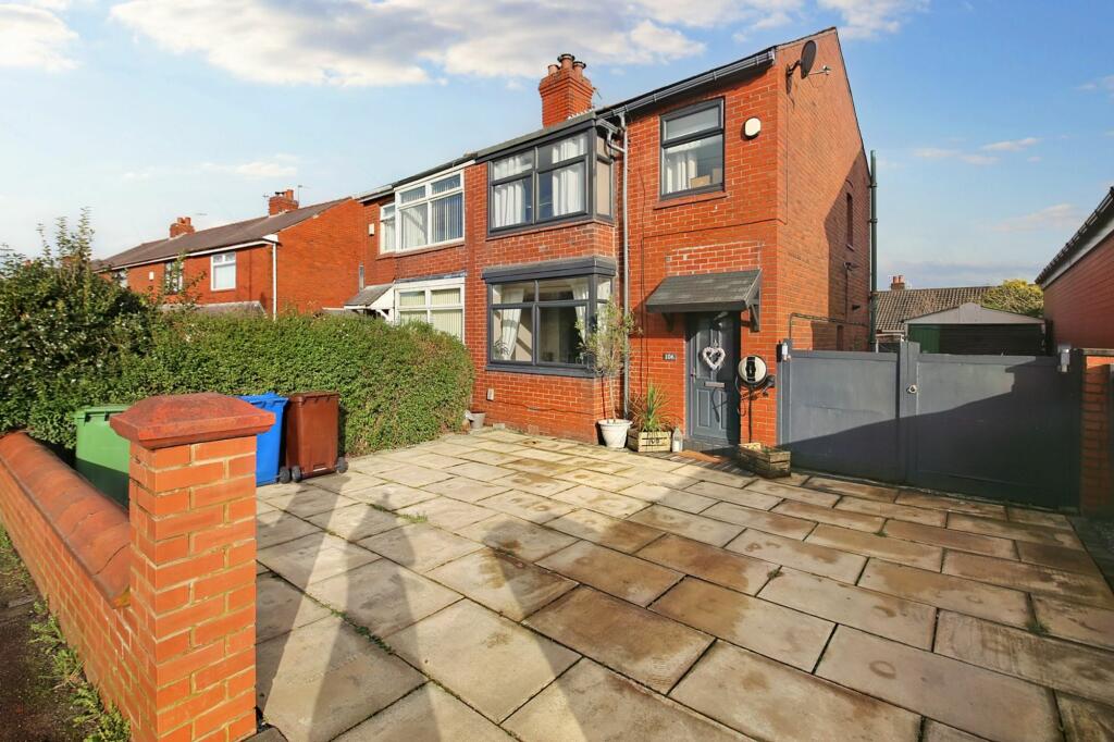 3 bedroom semidetached house for sale in Gathurst Road, Orrell, WN5