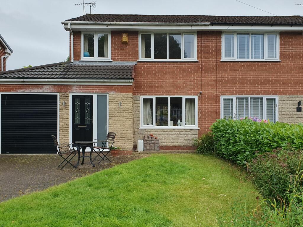 3 bedroom semidetached house for sale in Millbank, Appley Bridge, WN6