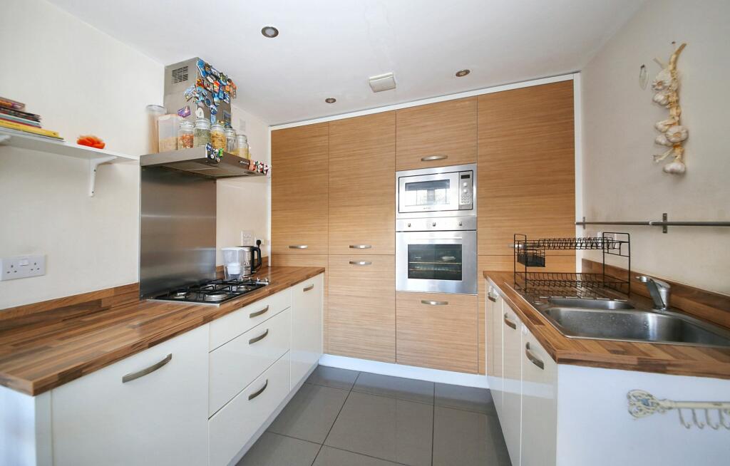 3 bedroom terraced house for sale in Thomas Street, Wigan, WN5