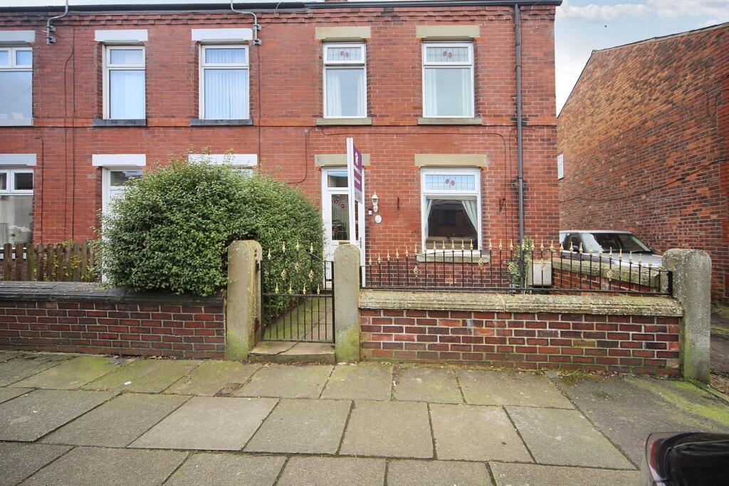 3 bedroom end of terrace house