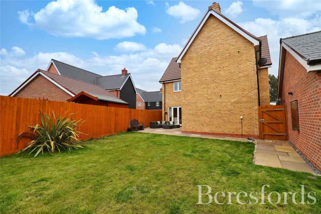 4 bedroom detached house for sale in Swifts Boulevard, Heybridge, CM9