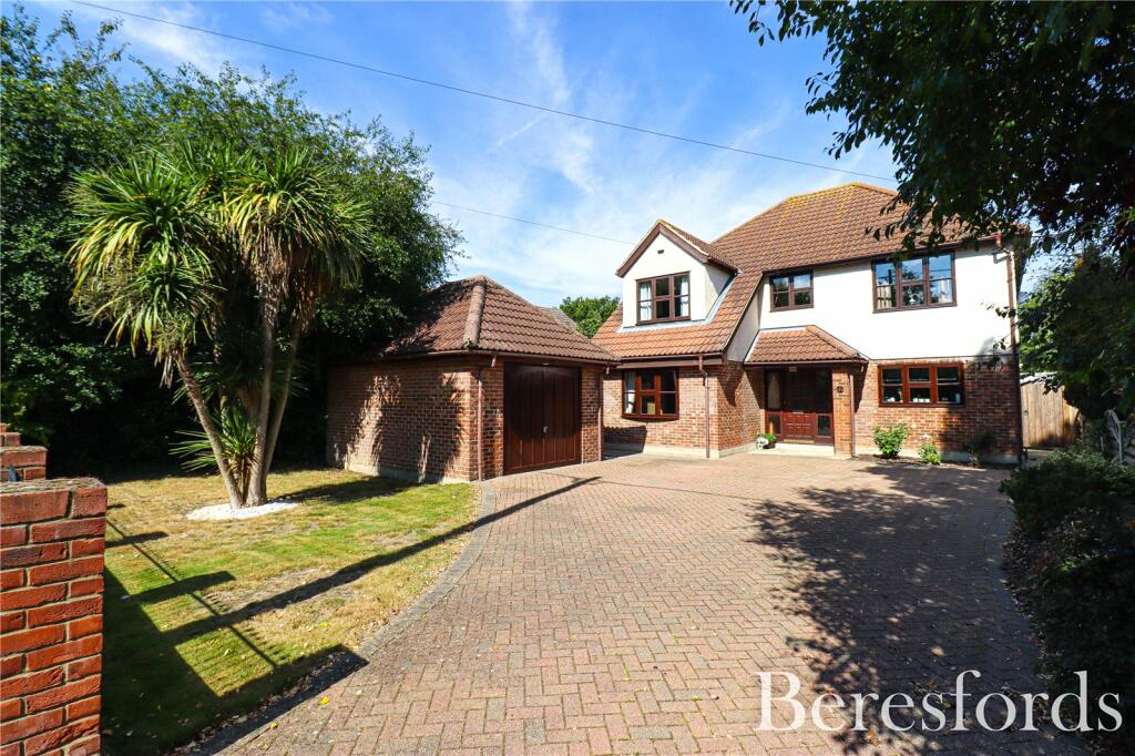 4 bedroom detached house for sale in Goldhanger Road, Heybridge, CM9