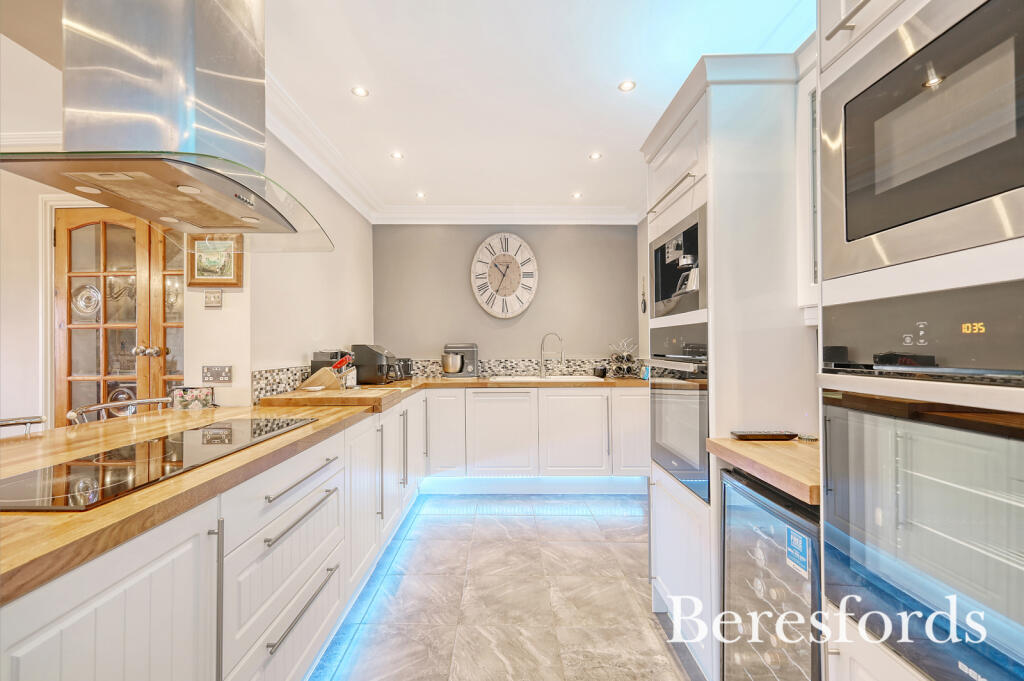 Additional property image - Marshes, Burnham-on-Crouch, CM0