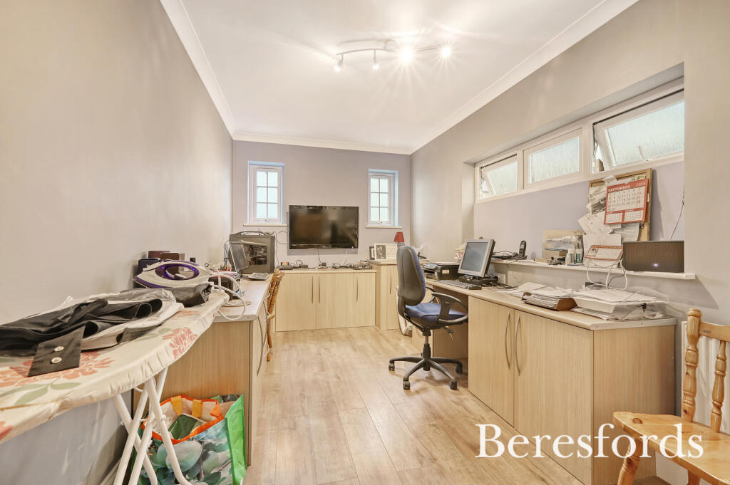 Additional property image - Marshes, Burnham-on-Crouch, CM0