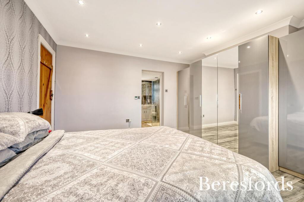 Additional property image - Marshes, Burnham-on-Crouch, CM0