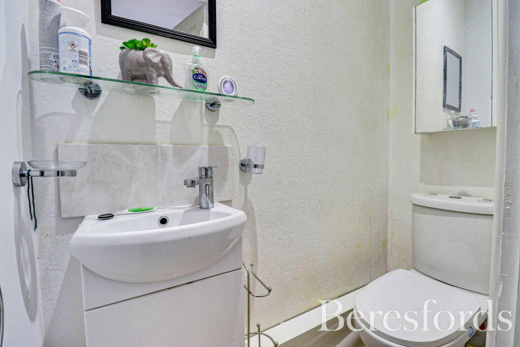 Additional property image - Crescent Road, Heybridge, CM9