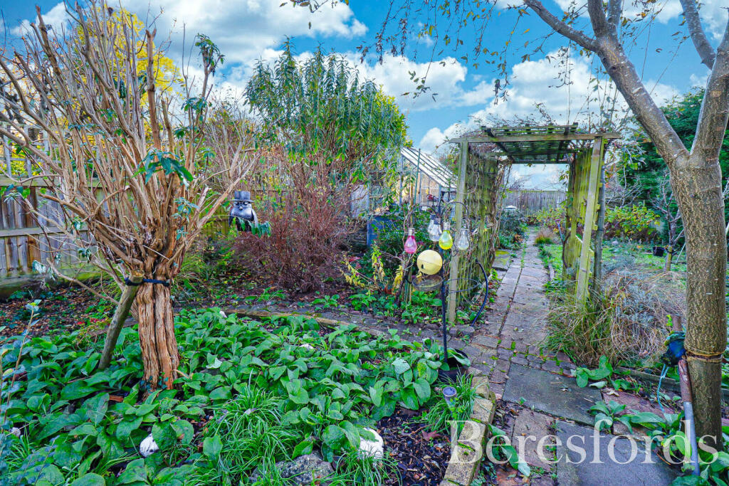 Additional property image - Crescent Road, Heybridge, CM9
