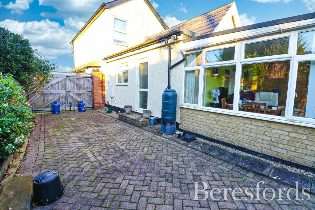 Additional property image - Crescent Road, Heybridge, CM9