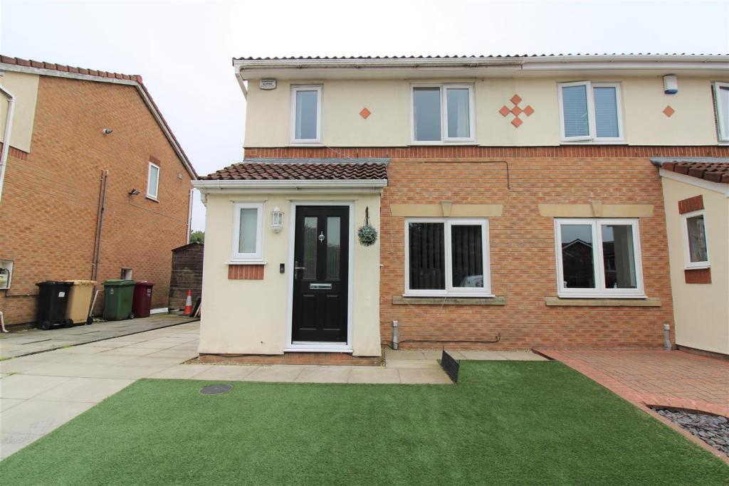 3 bedroom house for sale in Canmore Close, Bolton, BL3