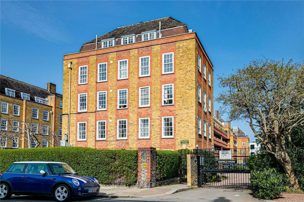 2 bedroom flat for rent in Winfield House, Vicarage Crescent, SW11