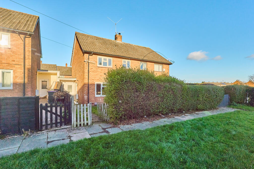 Main image of property: 140 York Road, Harlescott, Shrewsbury, Shropshire SY1 3QL