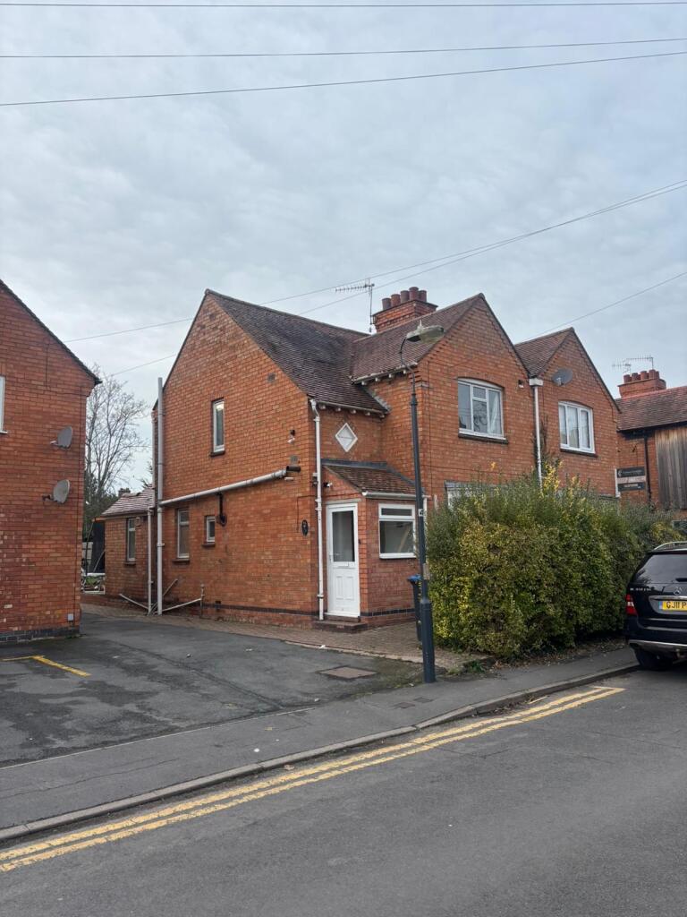 Main image of property: 24 New Street, Tiddington, Stratford-Upon-Avon, Warwickshire CV37 7DA