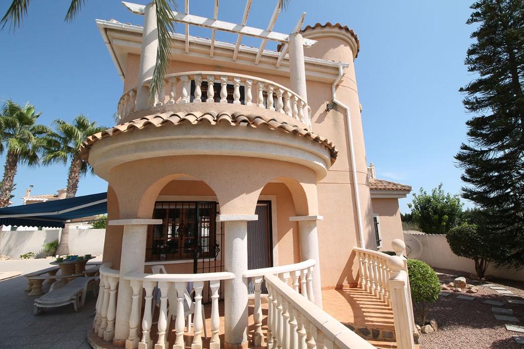 4 bedroom detached villa for sale in La Marina, Alicante, Valencia, Spain
