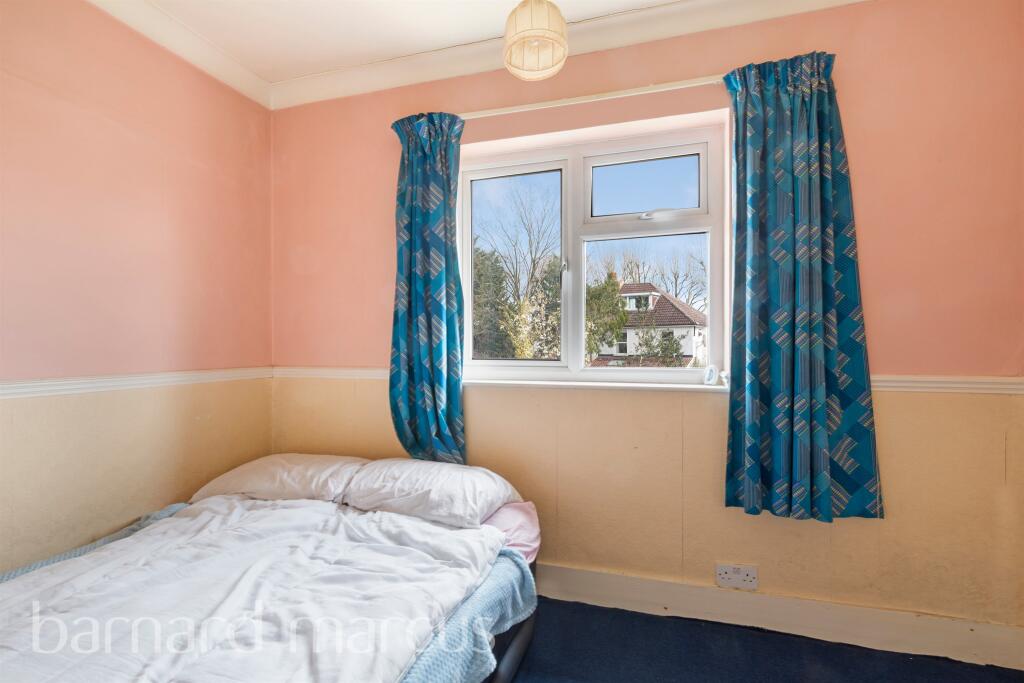 4 bedroom semidetached house for sale in Onslow Gardens, Wallington, SM6