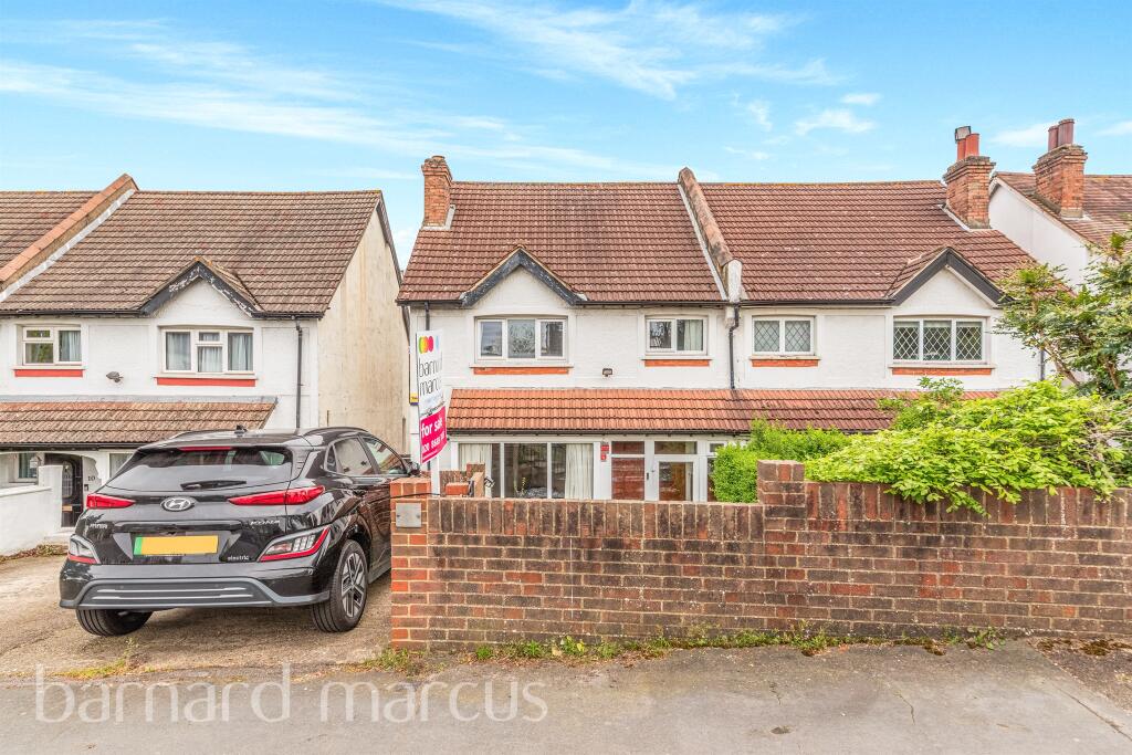 3 bedroom semidetached house for sale in Park Lane, Wallington, SM6