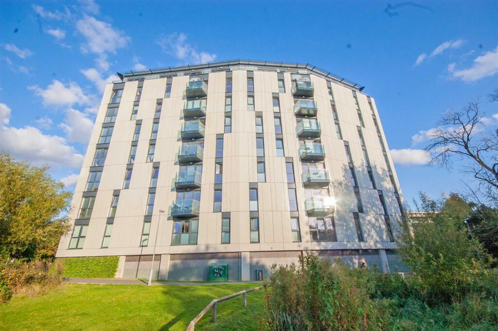 2 bedroom apartment for sale in Century Tower, Shire Gate, Chelmsford, CM2