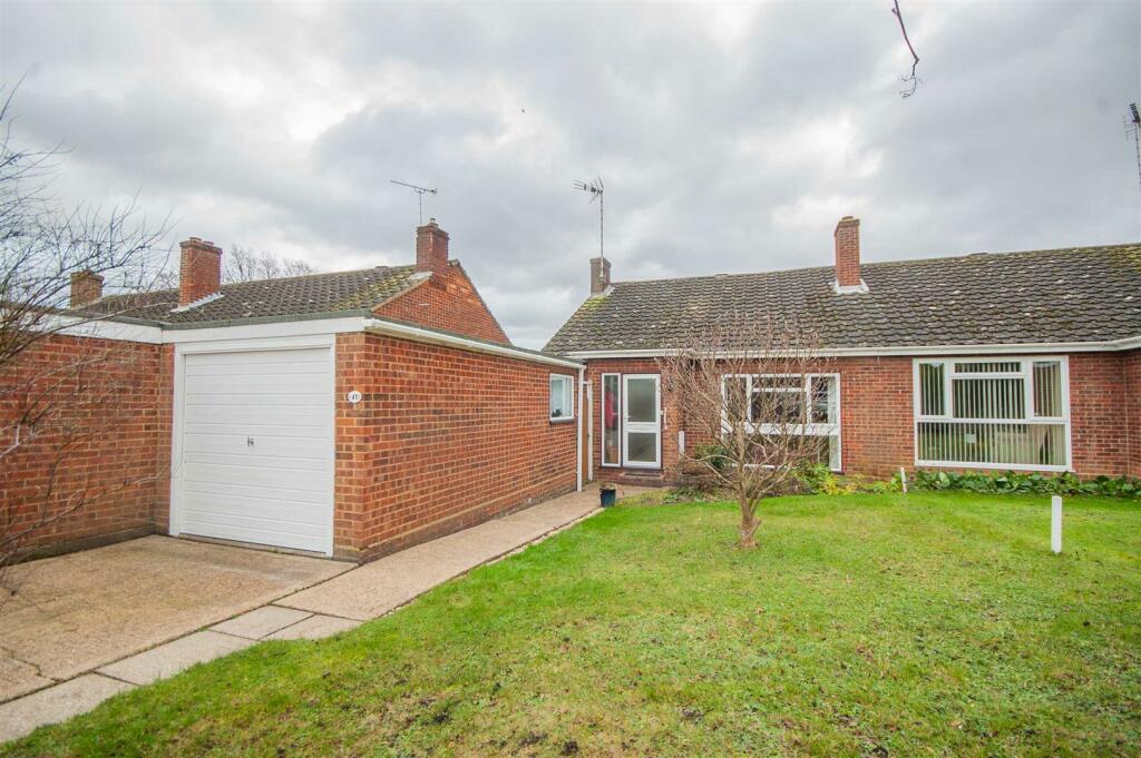 3 bedroom chalet for sale in Runsell View, Danbury, Chelmsford, CM3