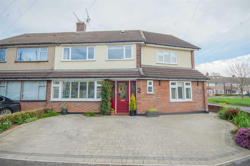 4 bedroom semi-detached house for sale in Penzance Close, Old Springfield, Chelmsford, CM1