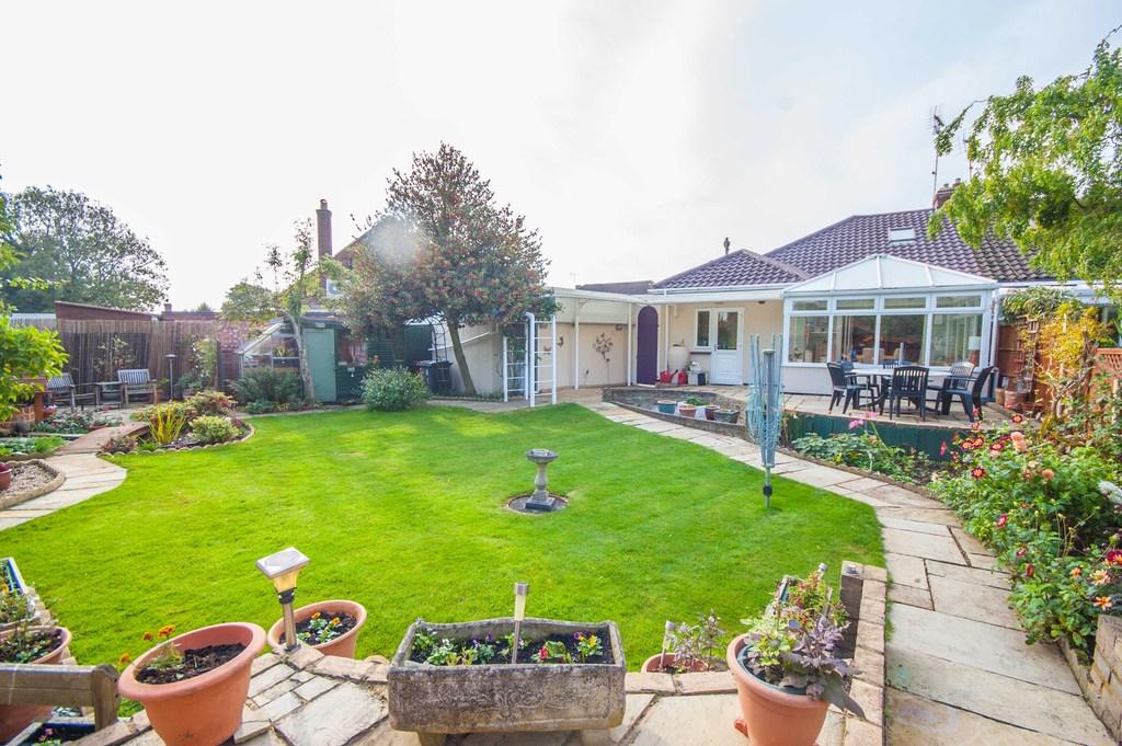 2 bedroom semidetached bungalow for sale in All Saints Close, Old