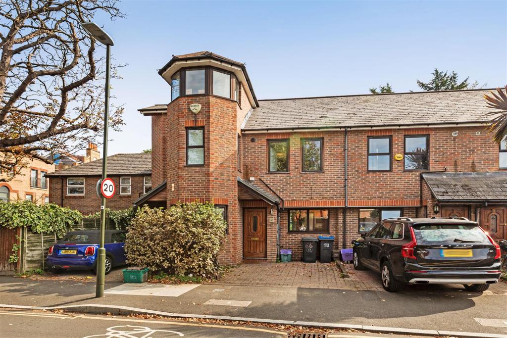 3 bedroom terraced house for sale in Henfield Road, Wimbledon, SW19
