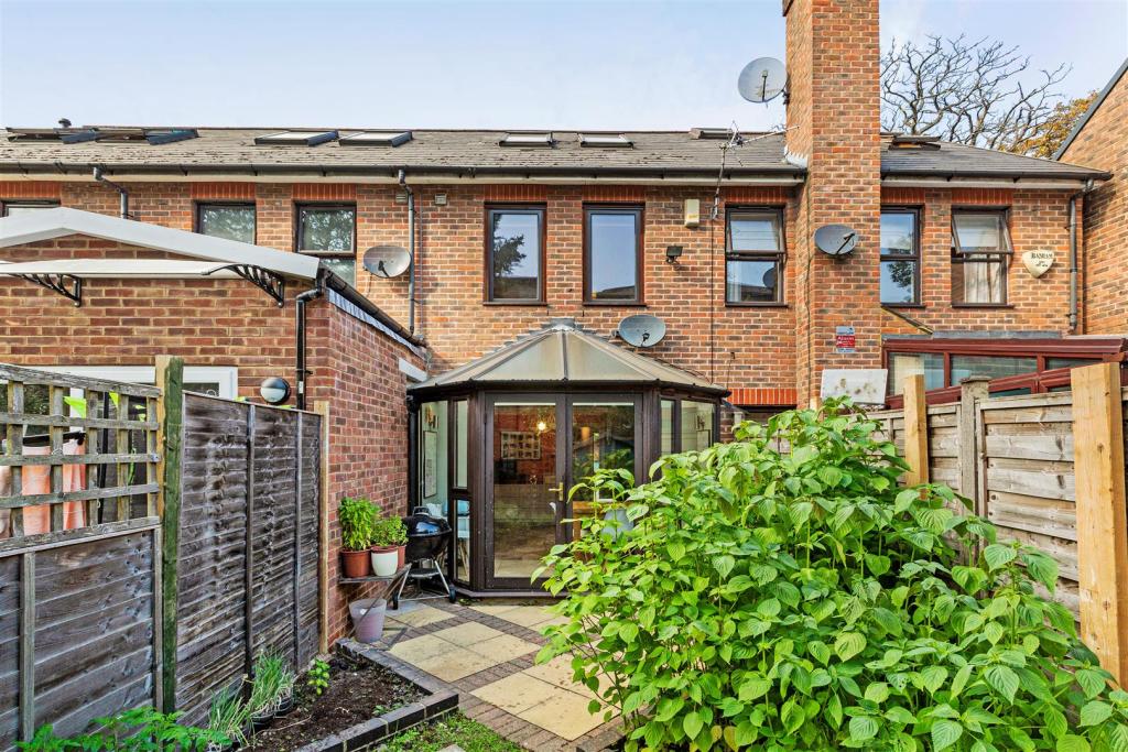 3 bedroom terraced house for sale in Henfield Road, Wimbledon, SW19