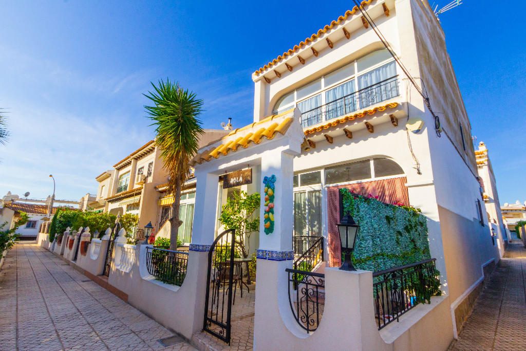 2 bedroom town house for sale in Villamartin, Alicante, Valencia, Spain