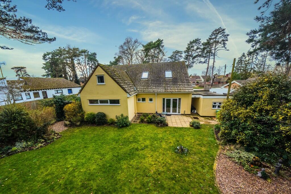 5 bedroom detached house for sale in Bury Road, Mildenhall, IP28