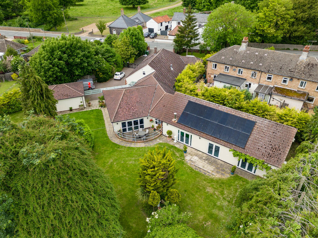 4 bedroom detached bungalow for sale in Lodge Road, Feltwell, Thetford